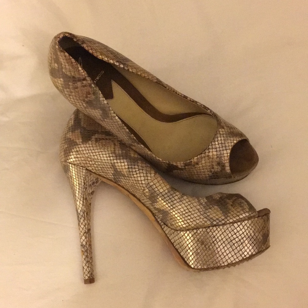 Brian Atwood Vero Culio Platform 7 1/2